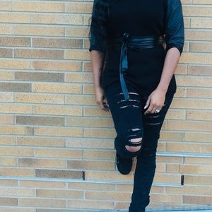 Black distressed skinny jeans